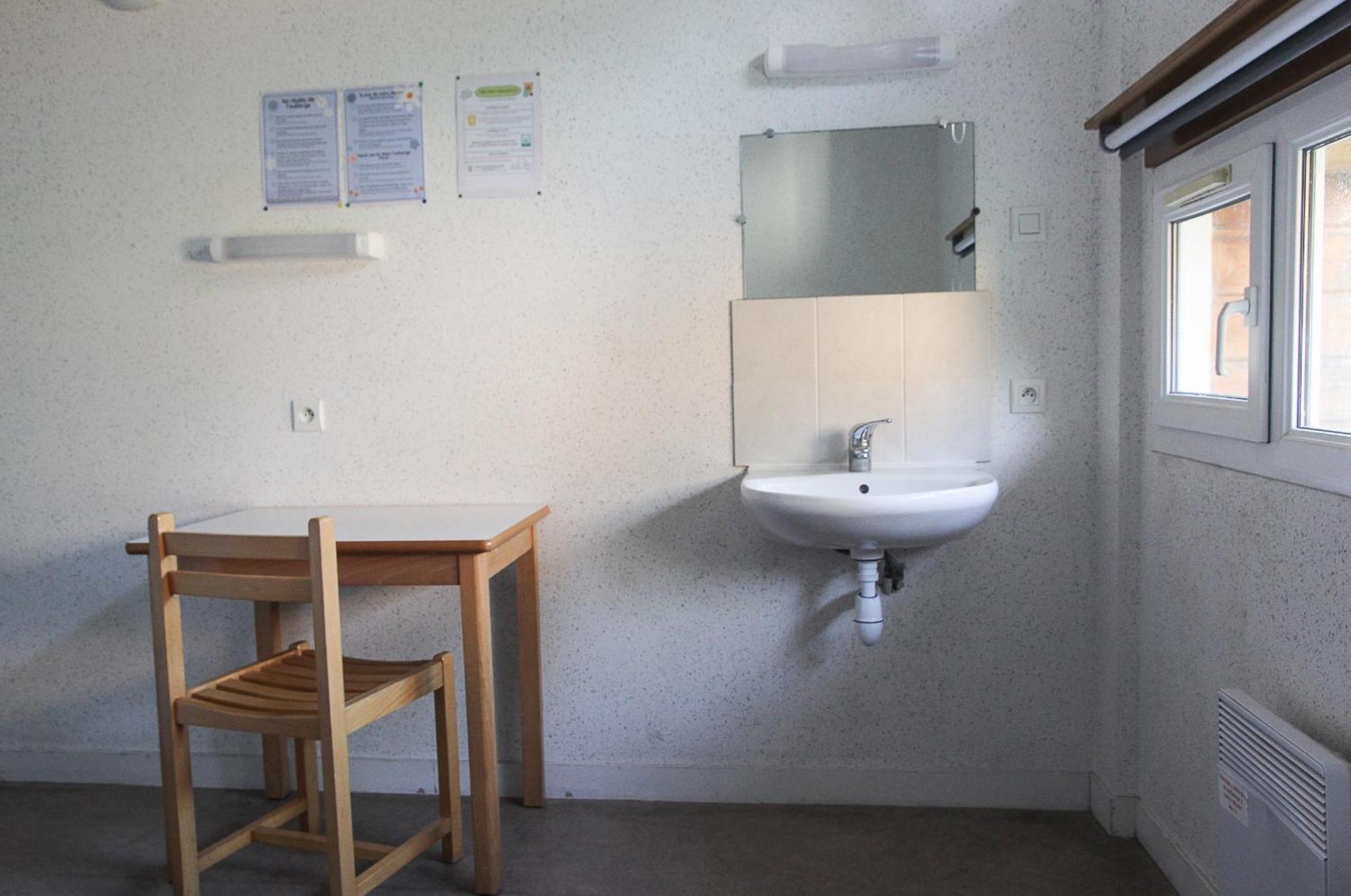 Auberge De Jeunesse Hi Genêts Oda fotoğraf